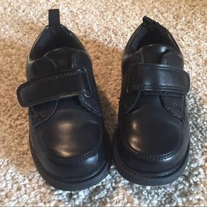 Carter’s Boys Size 7 Dress Shoe